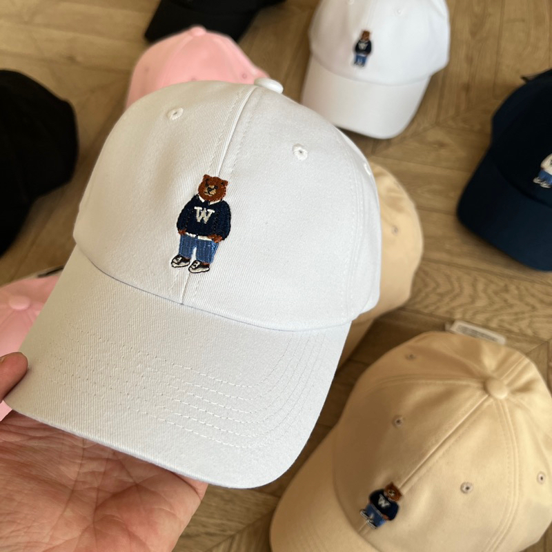 Mũ Lưỡi Trai Gấu WHO.A.U màu basic