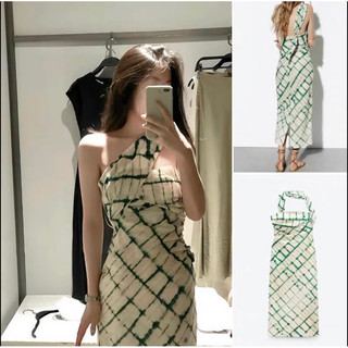 Đầm hoạ tiết kẻ lệch vai váy dáng dài hàng tqxk