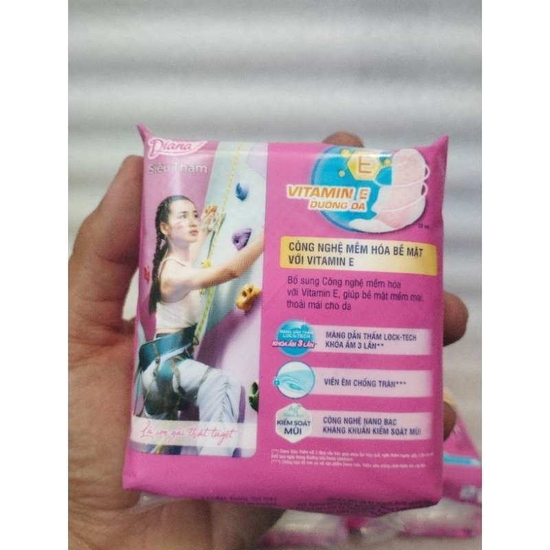 Băng vệ sinh Diana siêu thấm siêu mỏng cánh gói 8M
