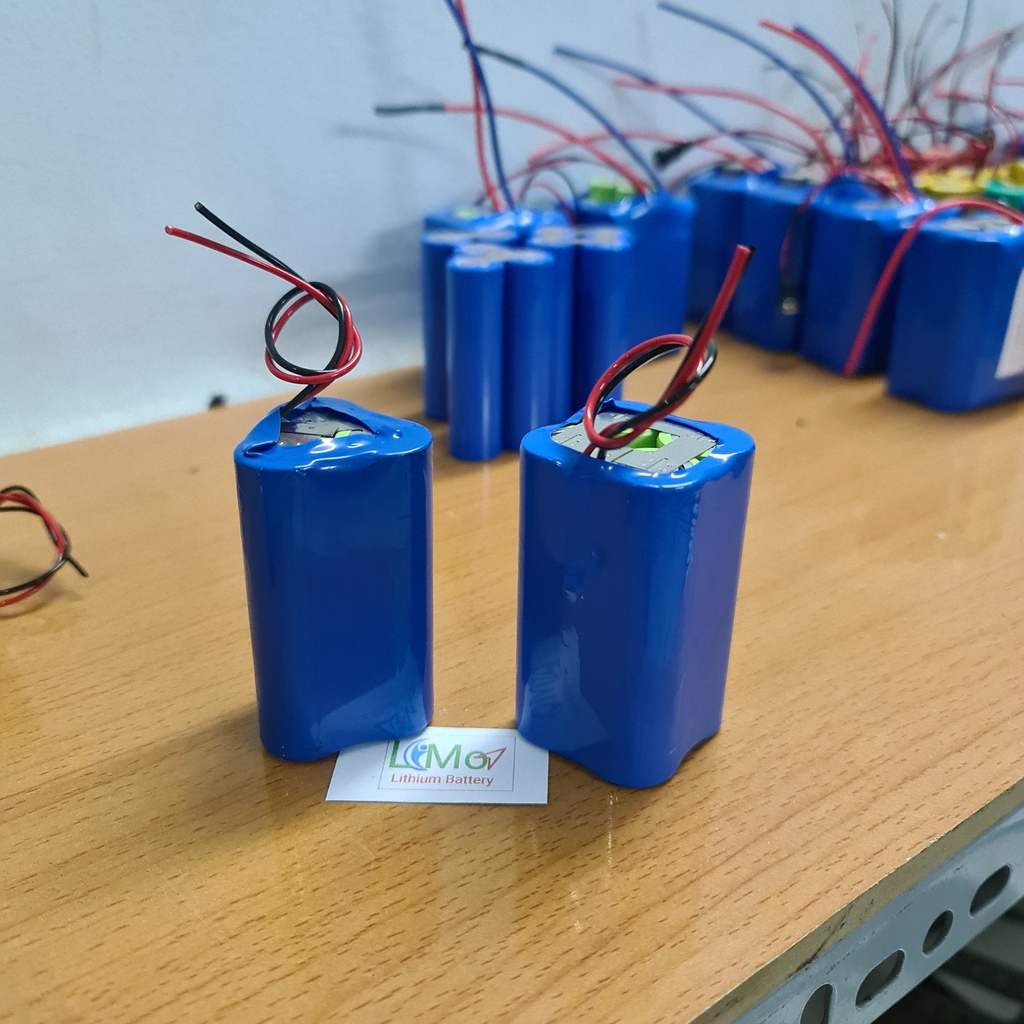 Khối pin 1S 3.7V - 4.2V 4 Cell 18650 10.000mAh - Xả 20A. Pin mới, dòng xả cao. Dùng cho loa, pin dự phòng, đèn... - LIMO