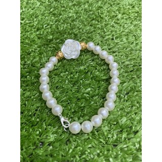 Vòng đeo tay chuỗi hạt ngọc phối hoa trà