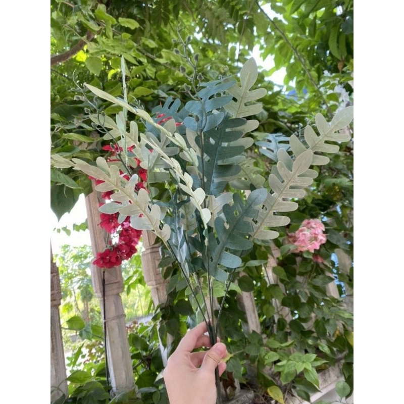 Cây giả- Cụm lá điểm - lá xương cá cắm điểm siêu yêu - trang trí nhà cửa.
