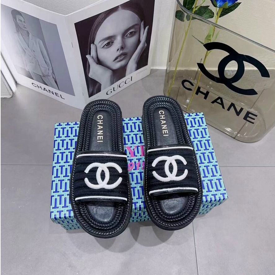 Dép Nữ Quai Ngang Đế Bằng Chất Da Mềm Họa Tiết Chữ X Thêu Trần Hàng Quảng Châu Fullbox Cao Cấp Ana Quảng Châu