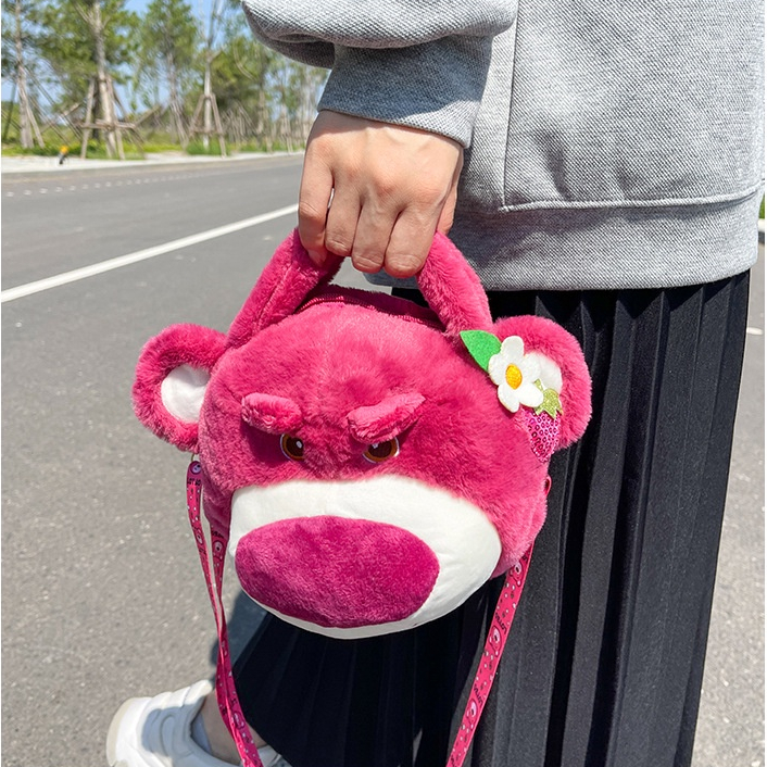 Túi Xách Đeo Chéo Gấu Dâu Tây Đính Hoa Disney Mẫu Mới Nhất Độc Lạ Dễ Thương Cho Bạn Nữ