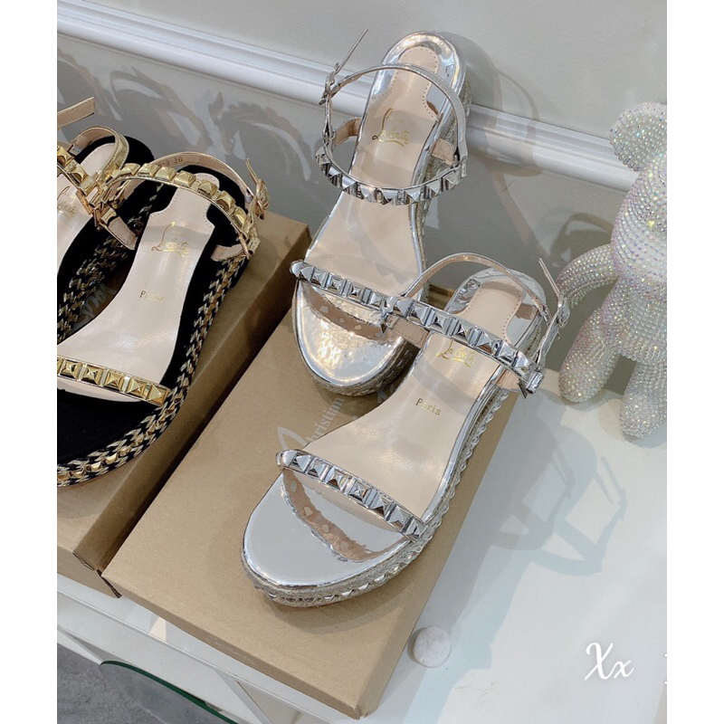 Sandal xuồng  viền cói tán đinh lou•bou•tin super fullbox