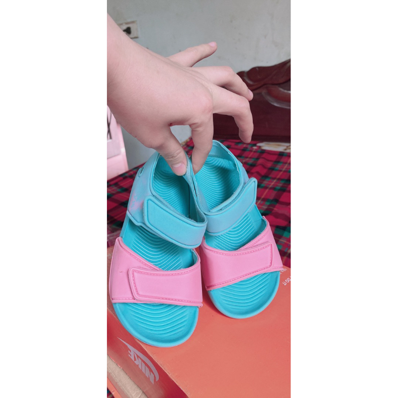 Sandal Adidas cho bé gái sz 29-17.5cm