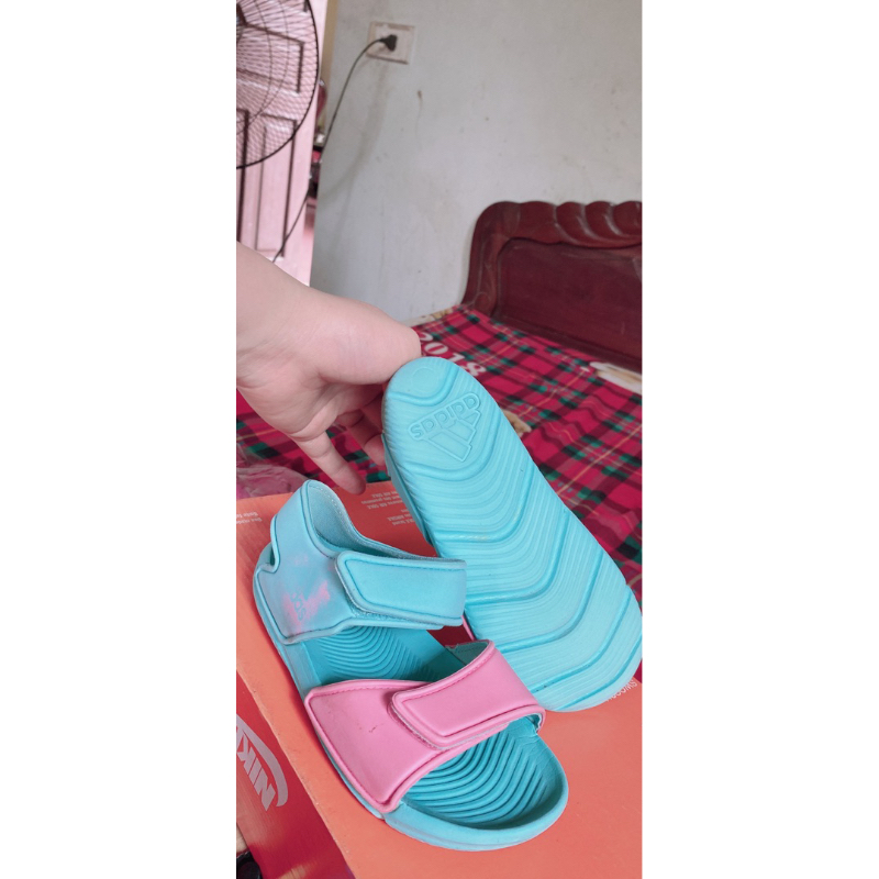 Sandal Adidas cho bé gái sz 29-17.5cm
