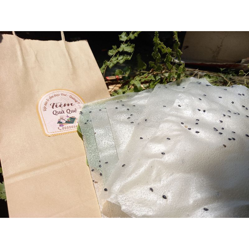 BÁNH TRÁNG MÈ ĐEN NHÚNG NƯỚC KIM NGỌC - Đặc Sản truyền thống - Món ngon Quảng Ngãi  Đặc sản Quảng Ngãi-  TIỆM QUÀ QUÊ