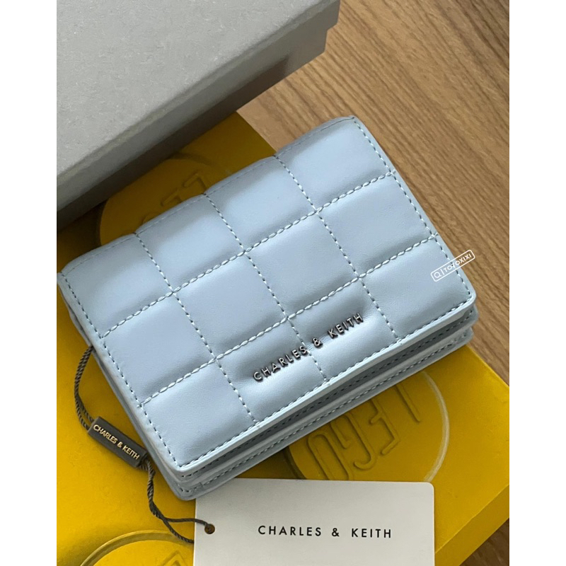 Ví Charles n Keith màu baby blue - CnK quilted wallet CK6-10840202