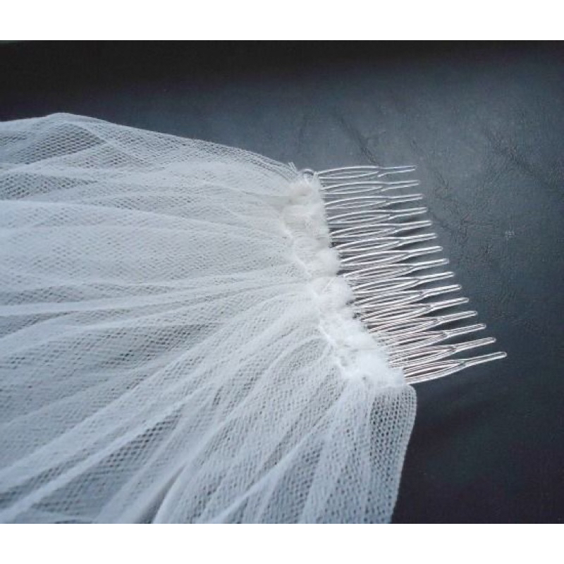 Voan cài tóc cô dâu