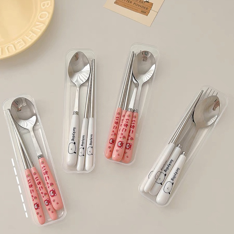 Bộ Thìa Dĩa Đũa Cá Nhân Inox 304 Gấu Lotso Kèm Hộp Đựng