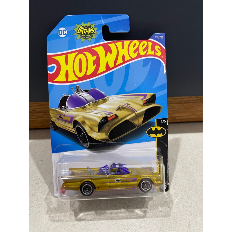 Xe mô hình đồ chơi Hotwheels cơ bản 1:64 - BATMAN - TV Series Bat Mobile