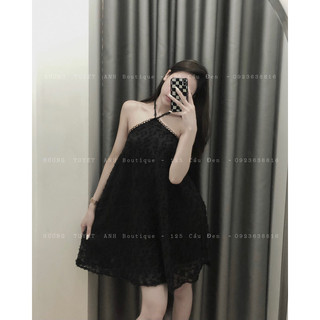 Đầm cổ yếm voan xù