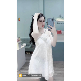 Đầm suông lông vũ phối dây kim tuyến cuốn bông cổ sexy sang chảnh