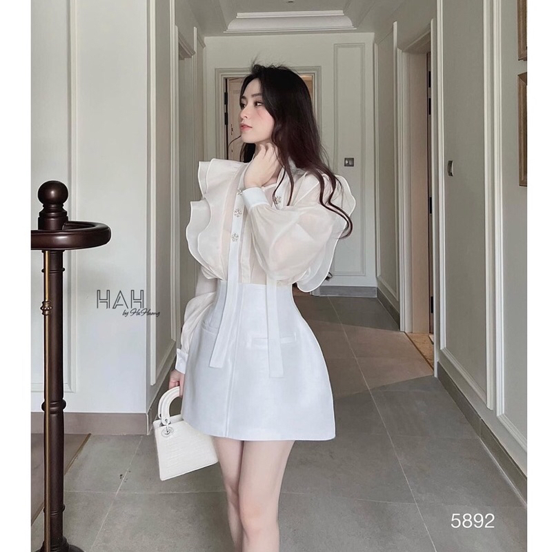 Set Chân Váy Chữ A Tapta + Áo Tay Dài Dây Hoa Đá Cao Cấp