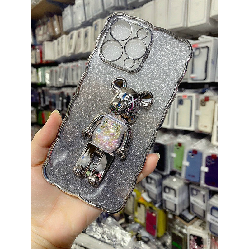 Ốp lưng dẻo nhũ gắn gấu Bearbrick kiêm giá đỡ cho iPhone 12 đến 14 Pro max, Plus, 13 viền gợn sóng siêu đẹp, siêu kute