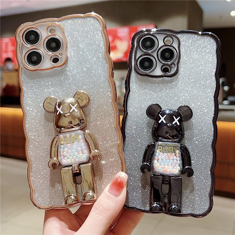 Ốp lưng dẻo nhũ gắn gấu Bearbrick kiêm giá đỡ cho iPhone 12 đến 14 Pro max, Plus, 13 viền gợn sóng siêu đẹp, siêu kute