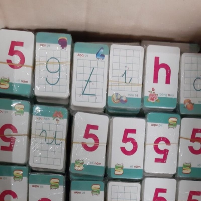 Bộ chữ cái và số cho trẻ em