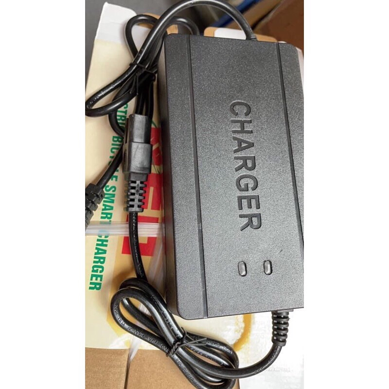 Sạc Xe Máy Điện 84V-12Ah - Sạc Xe Điện 7 Bình Ắc Quy 12AH