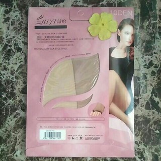 Tất da quần cao cấp đen và da xỏ lộ ngón .