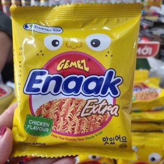 Snack mì hương gà Gemel Enaak extra 30g