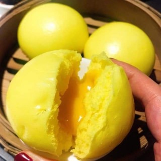 Sét 6 Bánh Bao Nhân Kim Sa có nhân bùi bùi của trứng muối