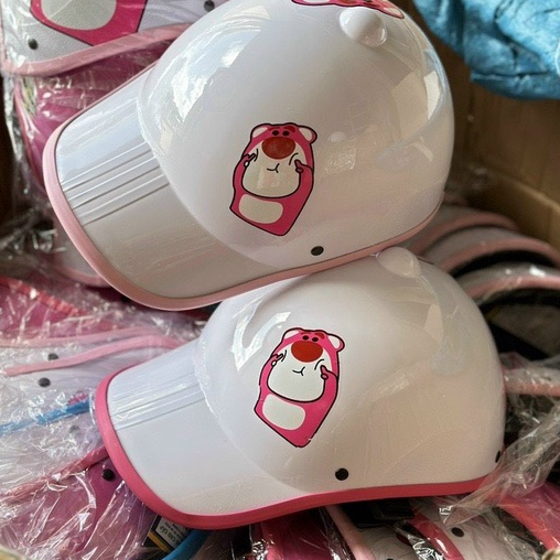 Nón bảo hiểm kết in hình gấu dâu có khoét tóc nữ dày đẹp - Mũ bảo hiểm gấu vàng gấu nâu gấu hồng dâu