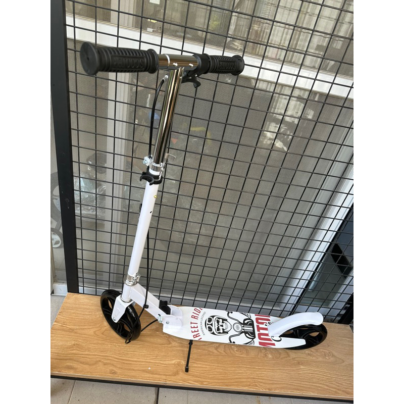 Xe scooter tải trọng 80kg có thắng tay bằng sắt bản to chắc chắn