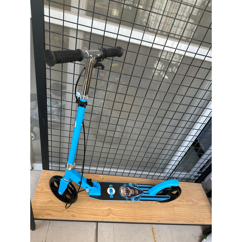 Xe scooter tải trọng 80kg có thắng tay bằng sắt bản to chắc chắn