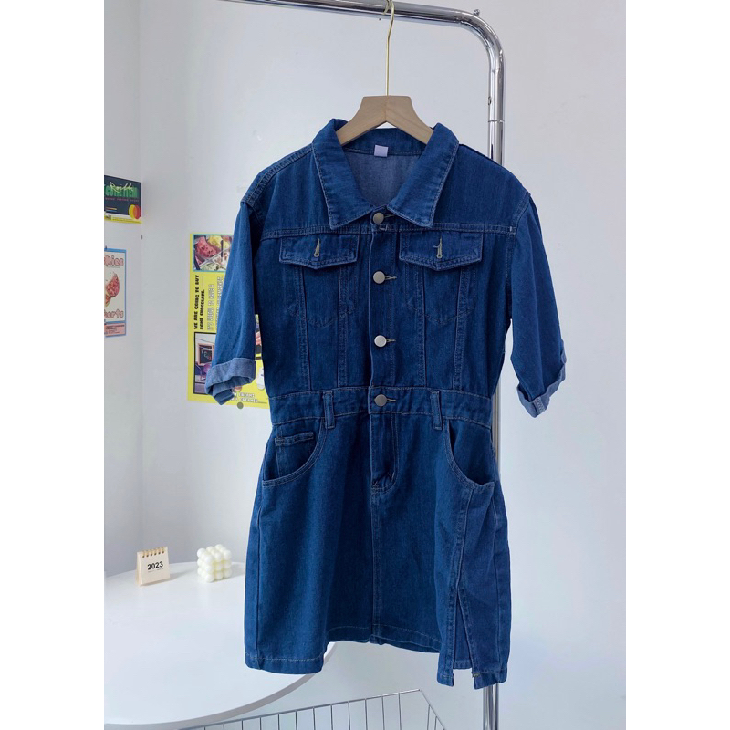 Đầm jeans ngắn nút dọc tay lửng cổ nhọn phối túi hai bên và túi đằng trước vải denim dày dặn Emmi Dress - Sibling House