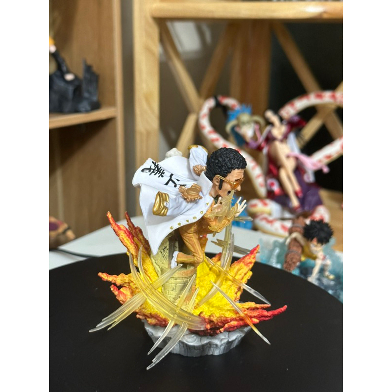 Đô đốc Kizaru  tư thế chiến đấu ở trận Marine Ford