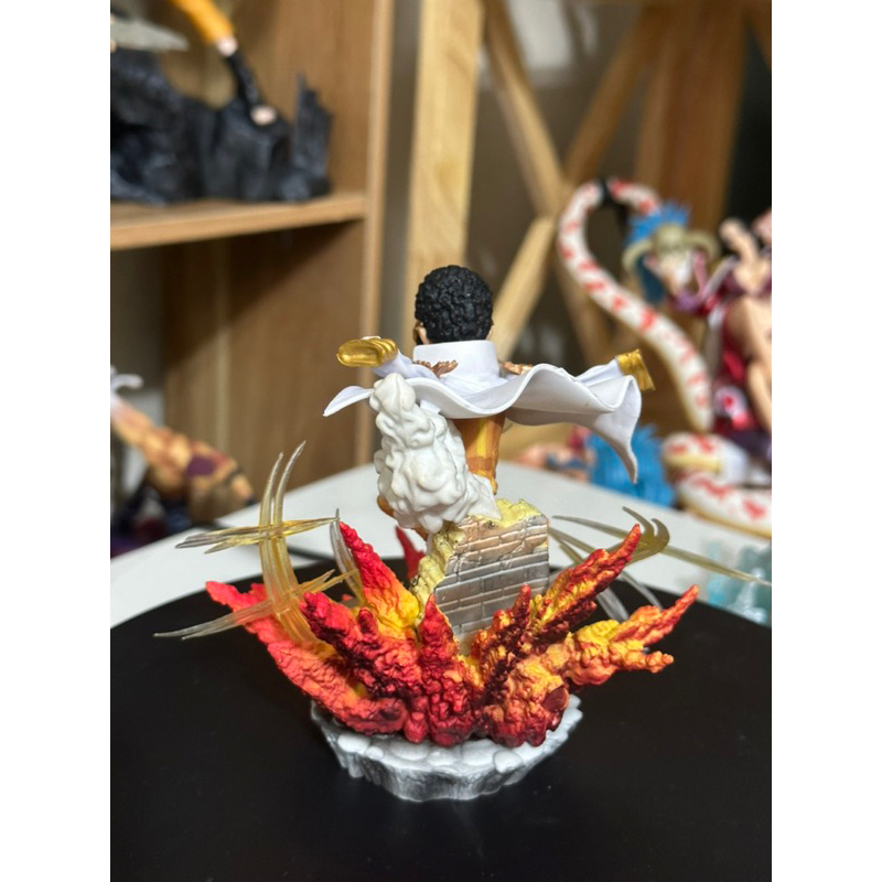 Đô đốc Kizaru  tư thế chiến đấu ở trận Marine Ford