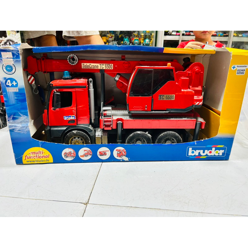 Mô hình Xe Cần Cẩu cứu hộ Bruder chính hãng