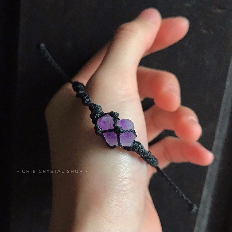 Vòng tay thach anh tím Amethyst đan macrame thủ công thu hút may mắn