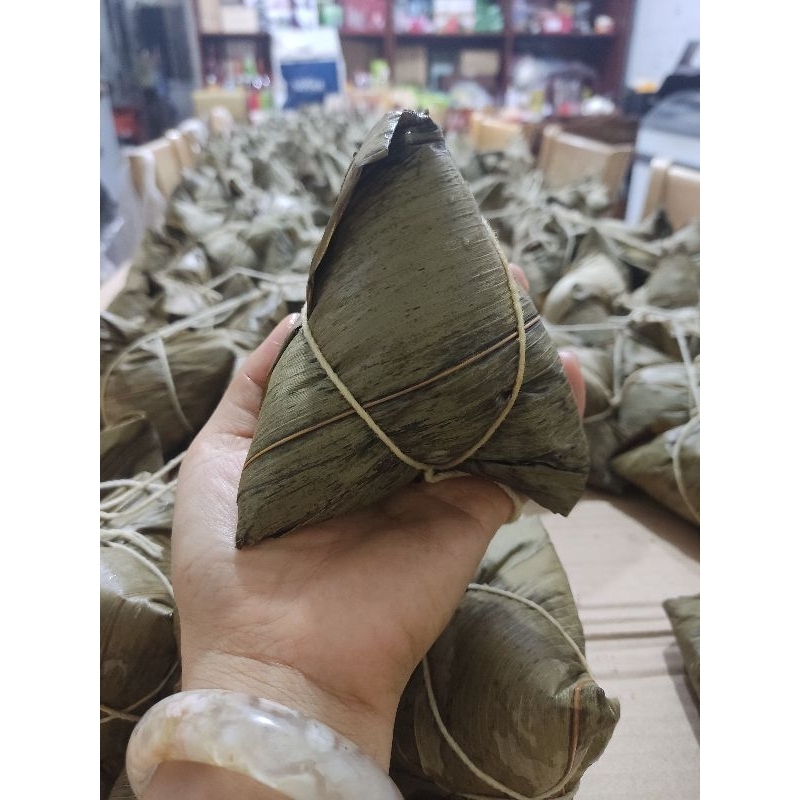 Bánh ú cái 230g hàng có sẵn mỗi ngày.