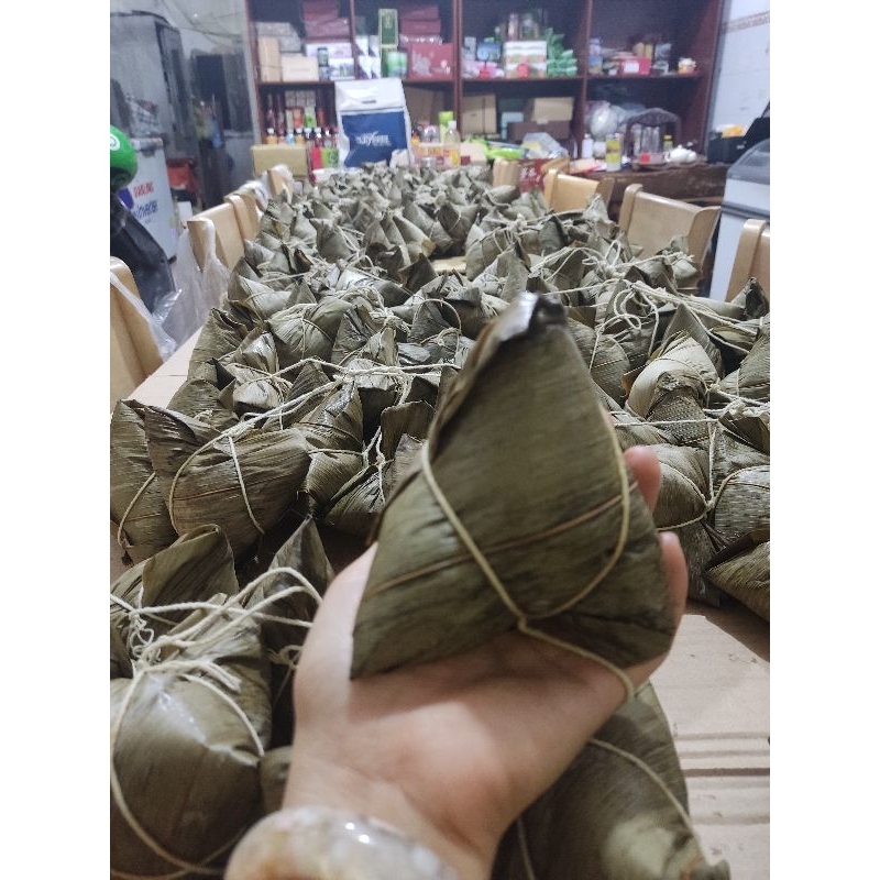 Bánh ú cái 230g hàng có sẵn mỗi ngày.