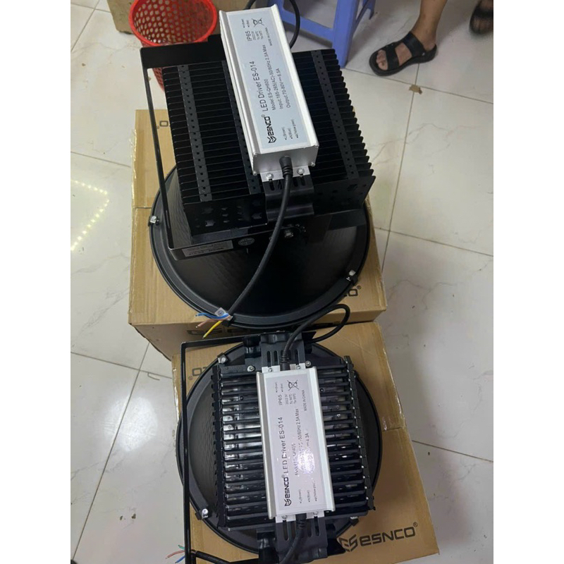 Đèn led pha siêu công suất siêu sáng cho công trình tháp cẩu, tàu cá, tàu biển 400w 600w