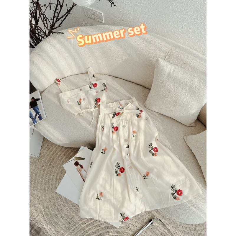 Set áo croptop kèm chân váy hoa xoè đi biển sexy