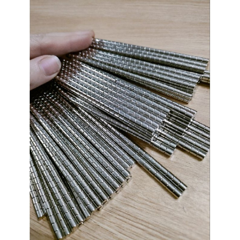 Combo gồm 10 viên nam châm kích thước phi 4*4mm siêu hít
