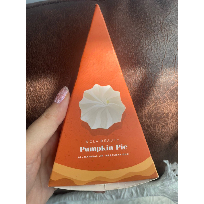 NCLA BEAUTY set dưỡng, tdc môi 24$ Lip Treatment Tin Can Gift Set