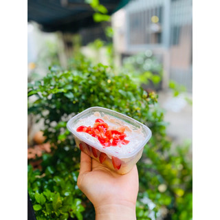 Kem sữa trái cây dâu