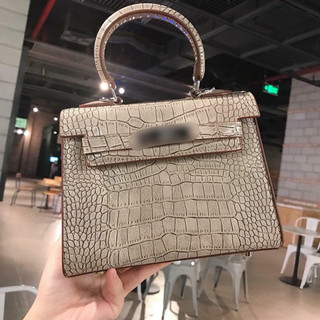 Túi Ke Lyy vân rắn dáng cao size 21(Không hộp)