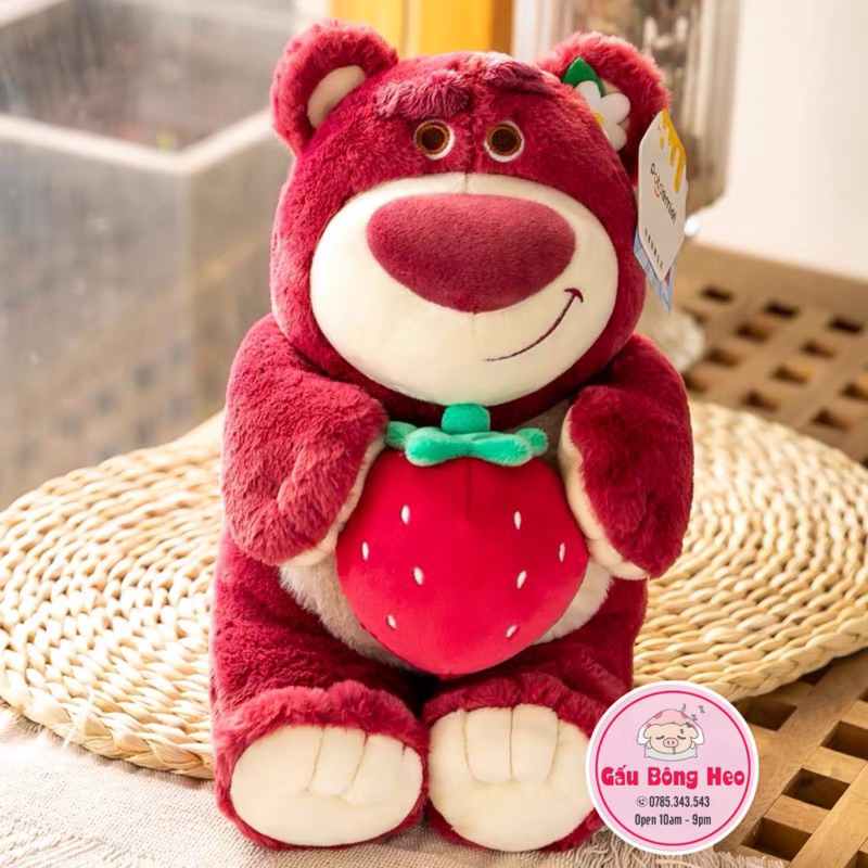 Gấu Bông Lotso ôm trái dâu