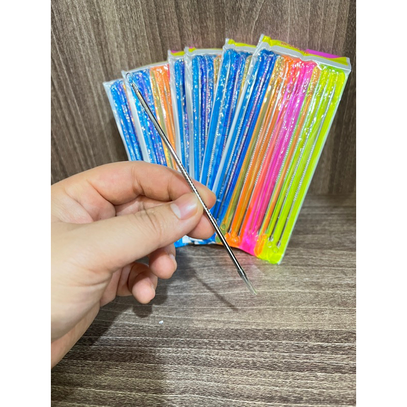 QUE NẶN MỤN THƯỜNG