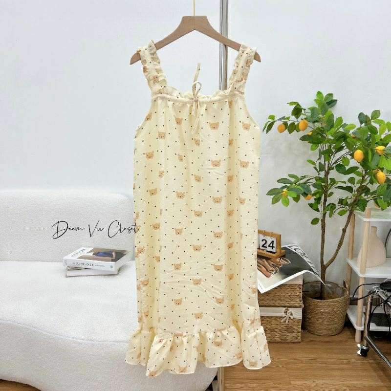 Đầm ngủ 2 dây bèo đũi xốp hoạ tiết dễ thương.