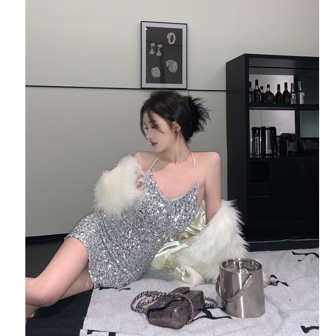 UB003 Set Đầm kim tuyến ôm sát 2 dây Áo lông trắng quyến rũ lấp lánh sexy dúm eo dạ hội sẵn
