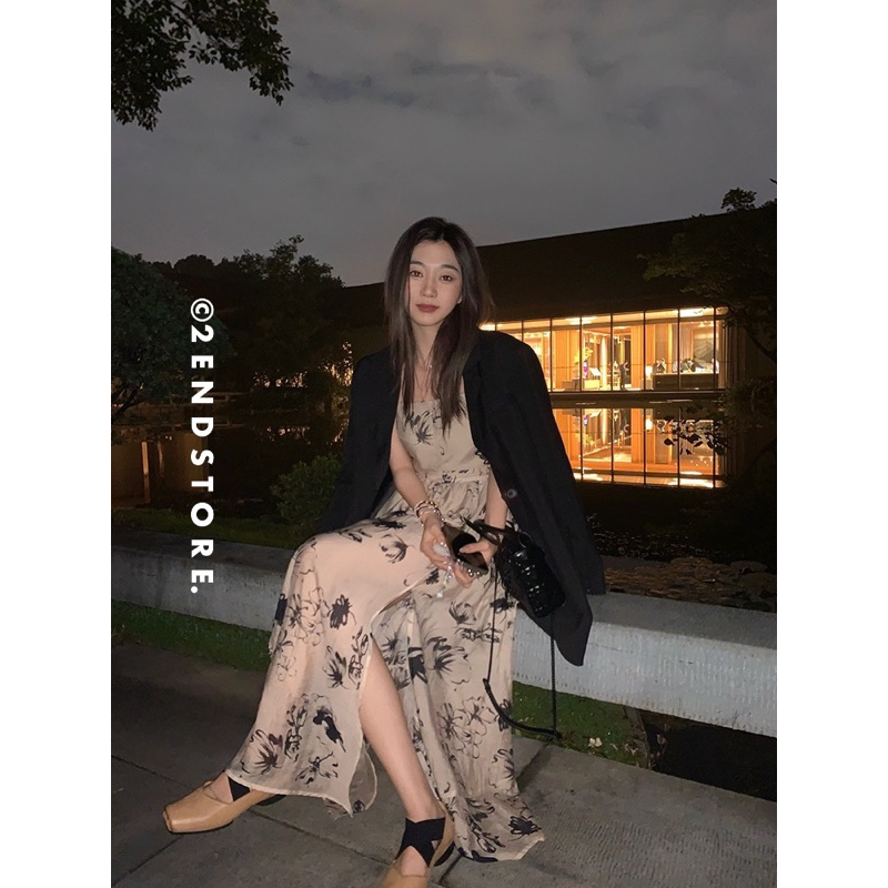 2END Váy 2 dây tơ nhẹ hoạ tiết Retro/Vintage cut-out eo