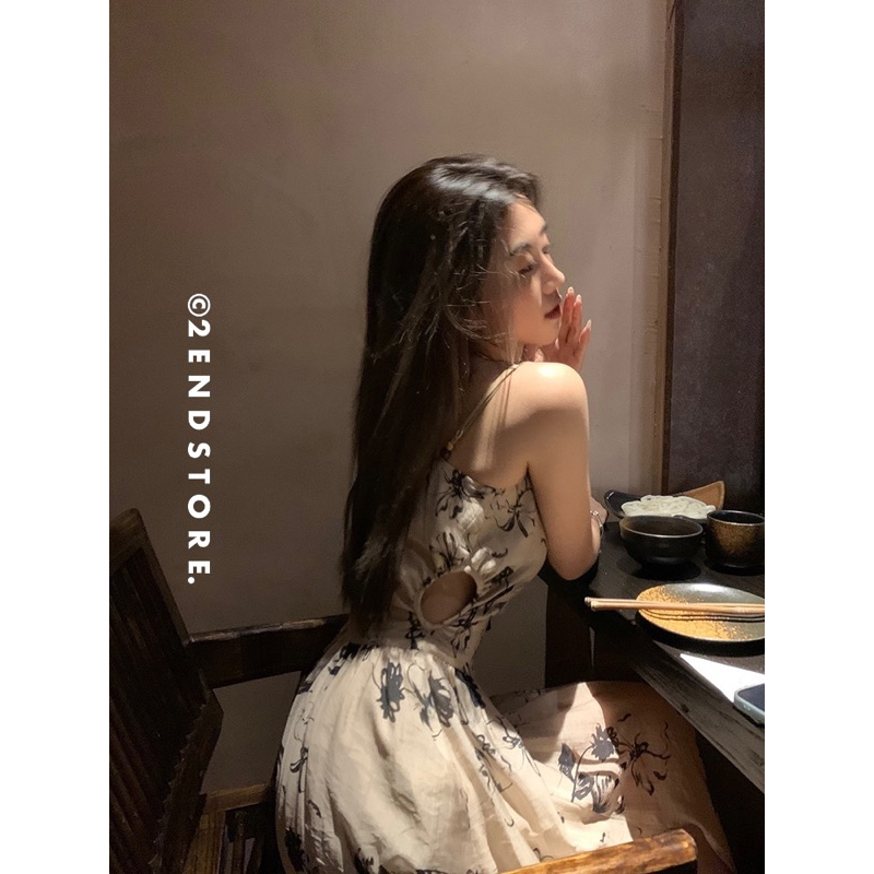 2END Váy 2 dây tơ nhẹ hoạ tiết Retro/Vintage cut-out eo