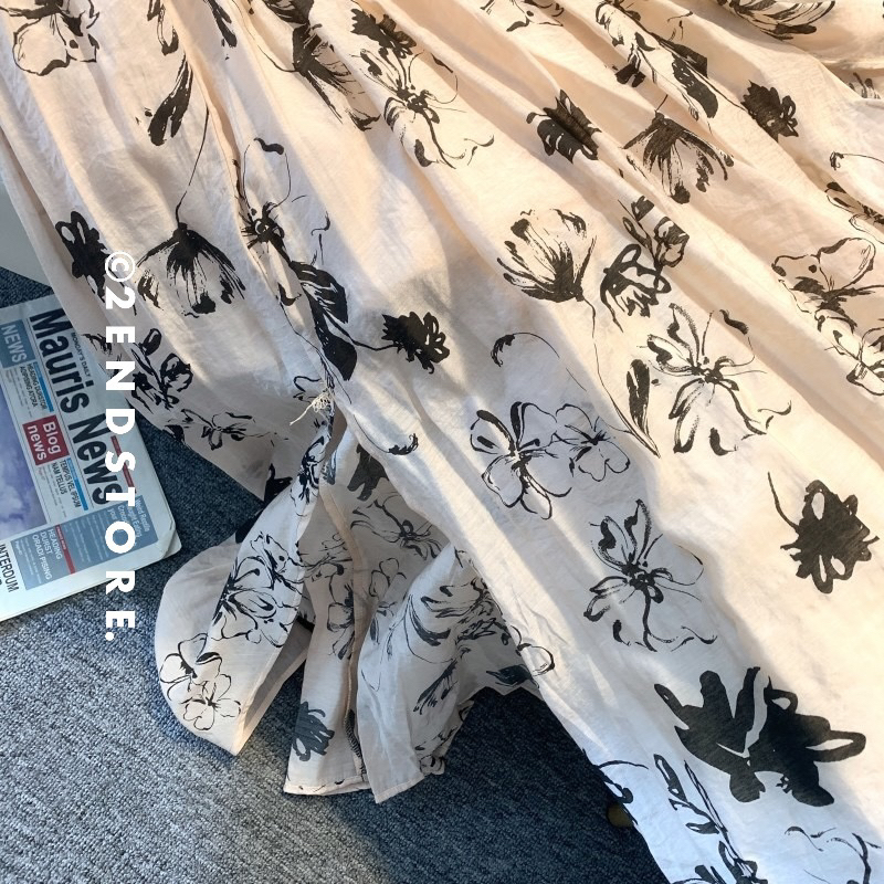 2END Váy 2 dây tơ nhẹ hoạ tiết Retro/Vintage cut-out eo