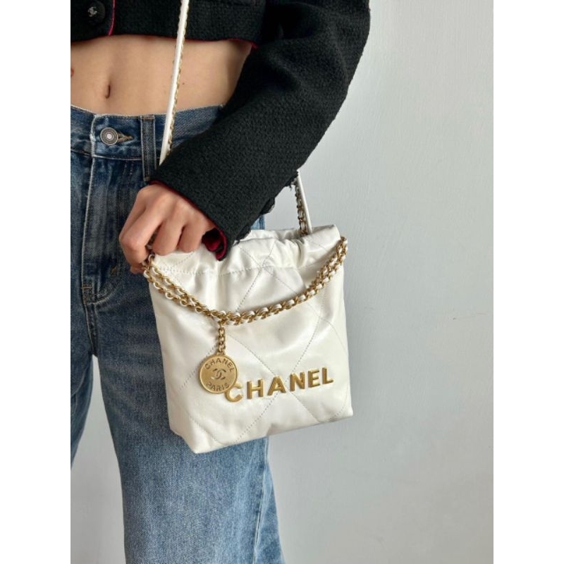 Túi xách nữ C.N bag da cực mềm 2 màu (đen+trắng)khóa vàng -2 size(sz20&amp;sz23) đeo được nhiều kiểu cực xinh